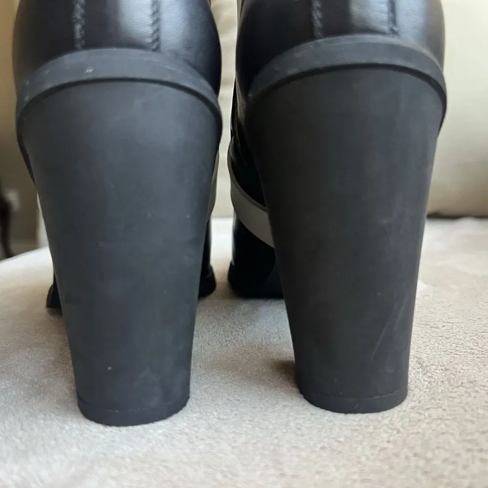 Maison Martin Margiela MM6 Black Leather w/ Cream Strap Ankle Booties EU 38 US 7
